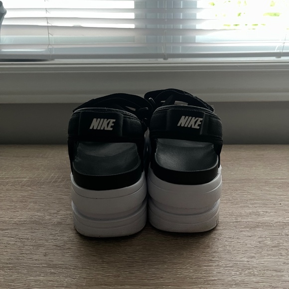 Women’s Nike Sandals - Picture 3 of 3